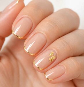 ゴールドは言うまでもなく、金運カラーの代表格です。豊かさ・成功・繁栄の象徴で、「結果を取りに行く」強さを指先に宿す色として扱われます。